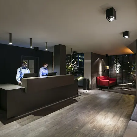 Upper Diagonal Hotel