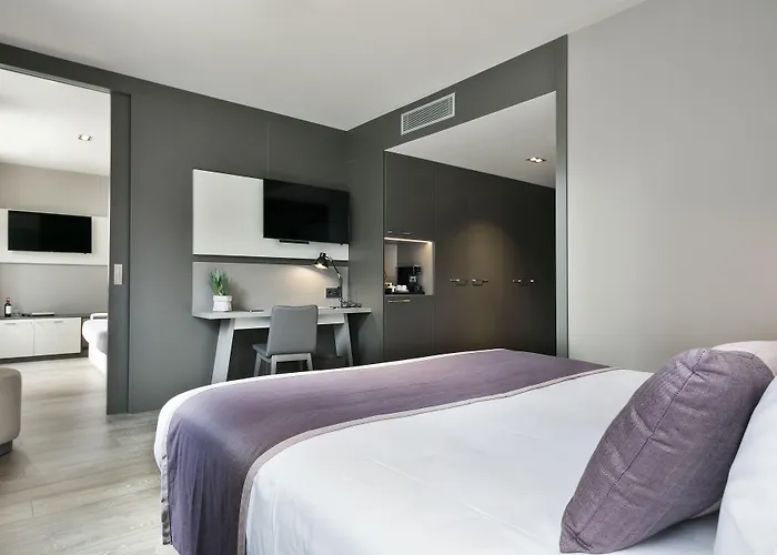 Upper Diagonal Hotel