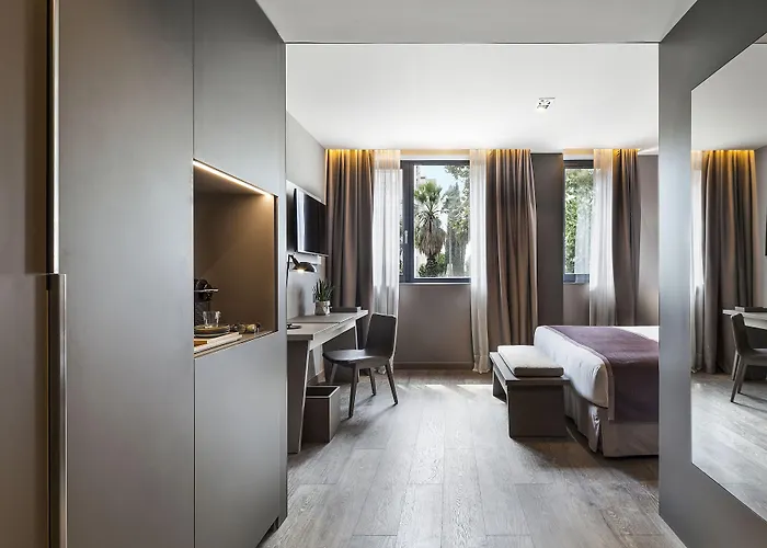 Upper Diagonal Hotel