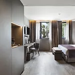 Upper Diagonal Hotel