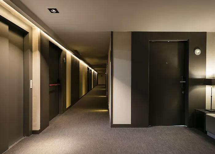 Upper Diagonal Hotel