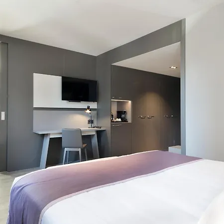 Upper Diagonal Hotel