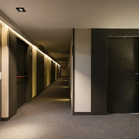 Upper Diagonal Hotel