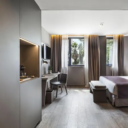 Upper Diagonal Hotel